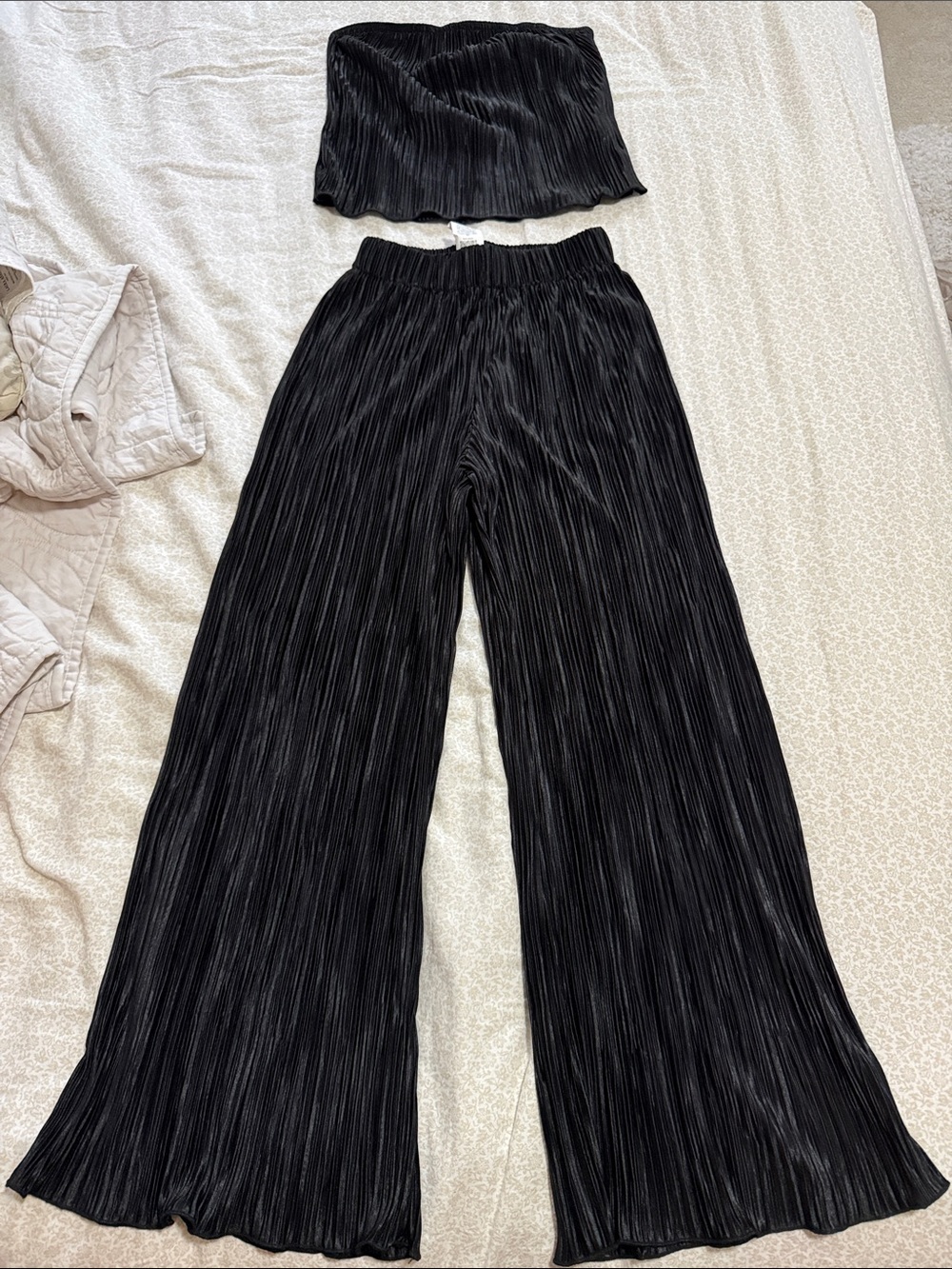 SHEIN Black Pleated Wide-Leg Pants